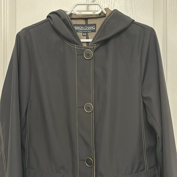 Women’s Rain Jacket - Picture 2 of 9